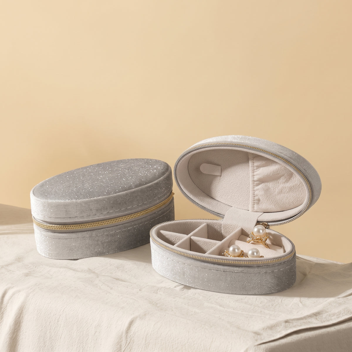 Travel jewellery case