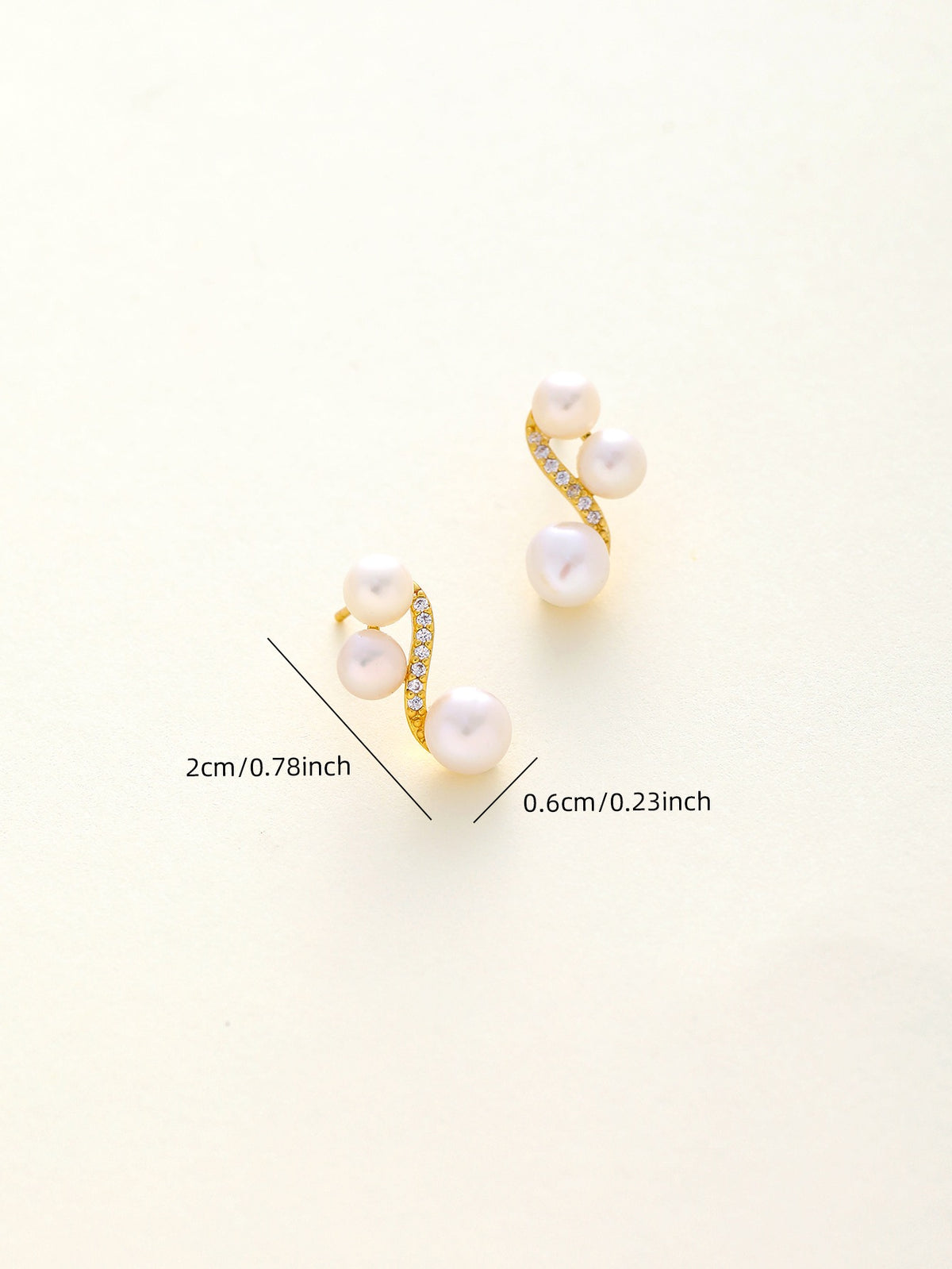Triple Freshwater Pearl Stud Earrings – 18K Gold
